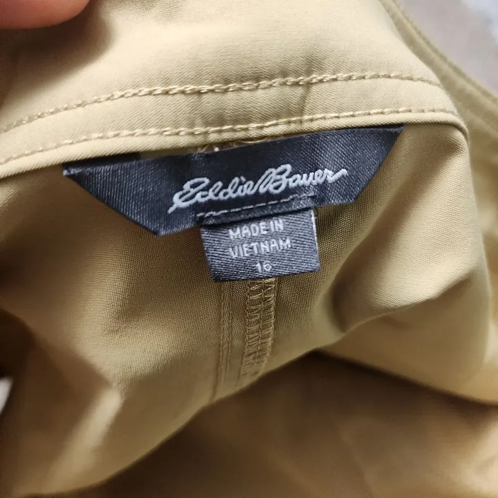 Eddie Bauer Beige Cargo pocket Shorts NWT